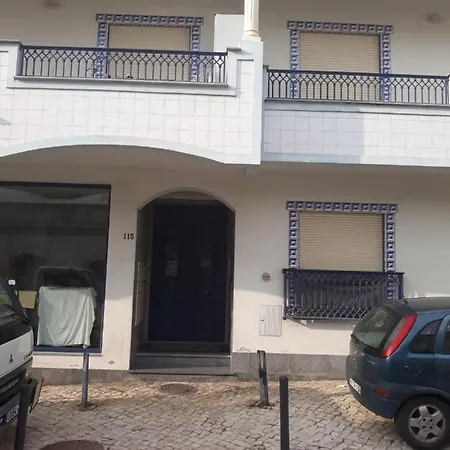 Perfect Downtown With Garage Διαμέρισμα Αλμπουφέιρα