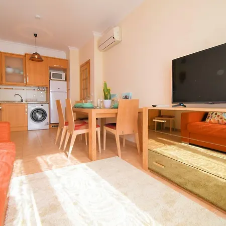 Perfect Downtown With Garage * Αλμπουφέιρα