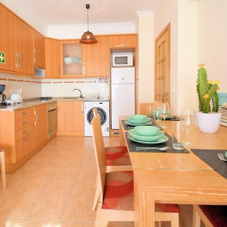 Perfect Downtown With Garage * Αλμπουφέιρα